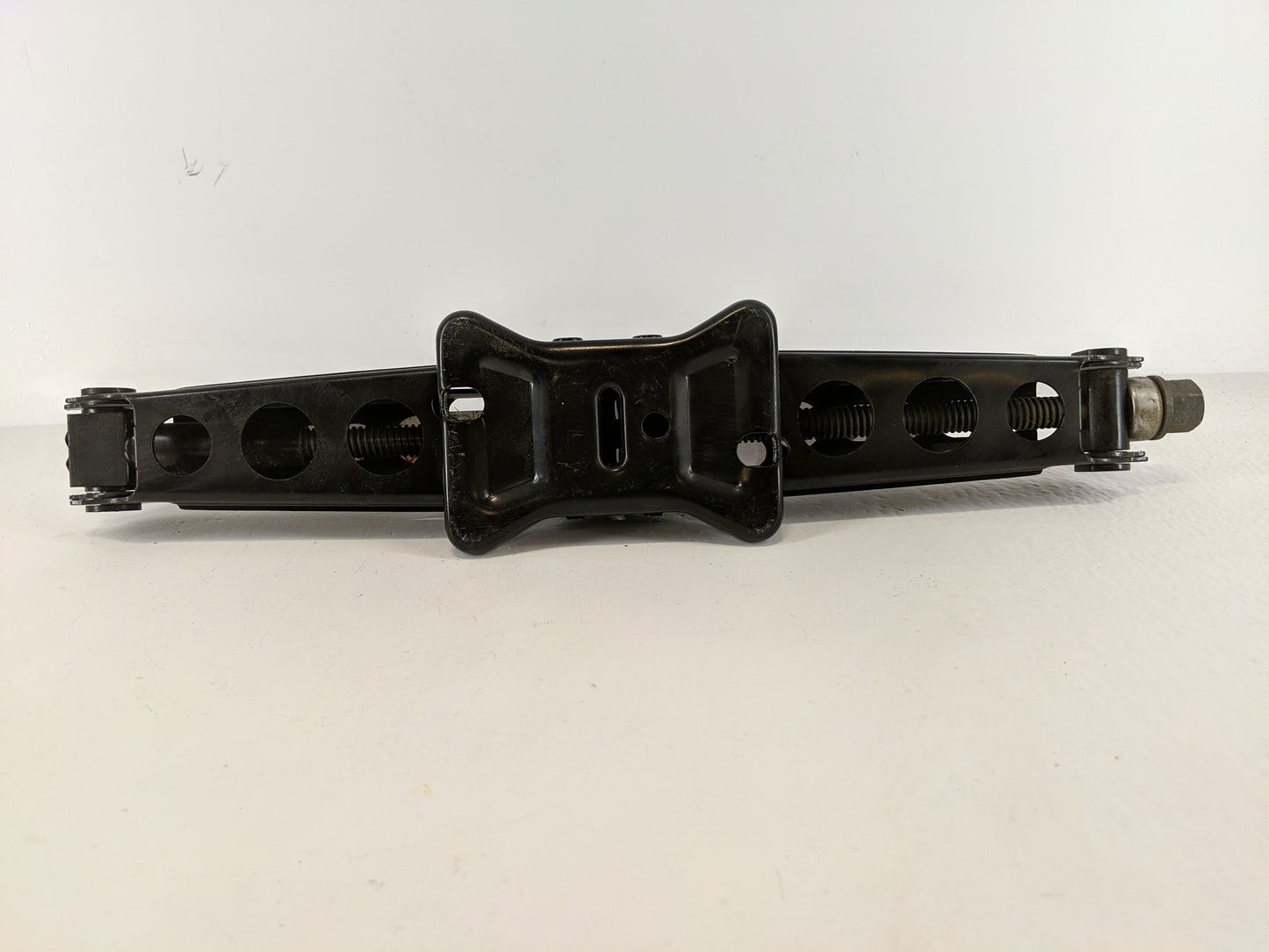 2021 Chevrolet Equinox Spare Scissor Car Jack - Oemusedautoparts1.com