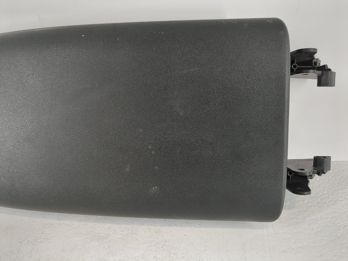2018-2022 Chevrolet Equinox Center Console Armrest Cover Lid Fits Fits 2018 2019 2020 2021 2022 OEM Used Auto Parts - Oemuse