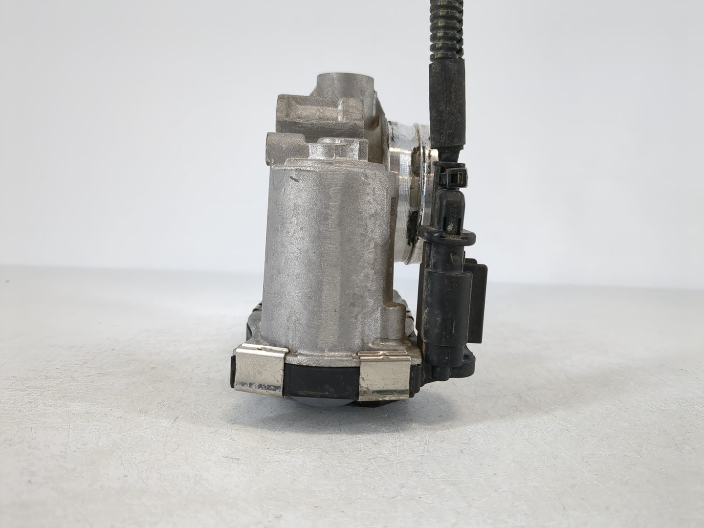 2018-2022 Chevrolet Equinox Throttle Body P/N:12671379AA Fits Fits 2016 2017 2018 2019 2020 2021 2022 OEM Used Auto Parts - 