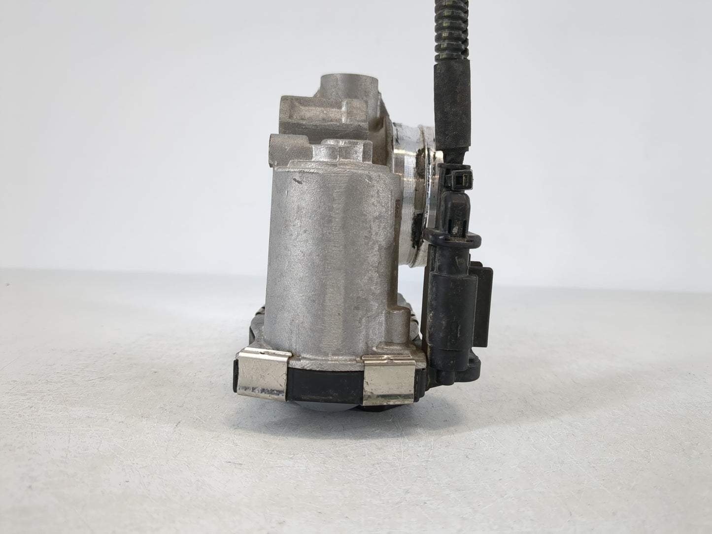 2018-2022 Chevrolet Equinox Throttle Body P/N:12671379AA Fits Fits 2016 2017 2018 2019 2020 2021 2022 OEM Used Auto Parts - 