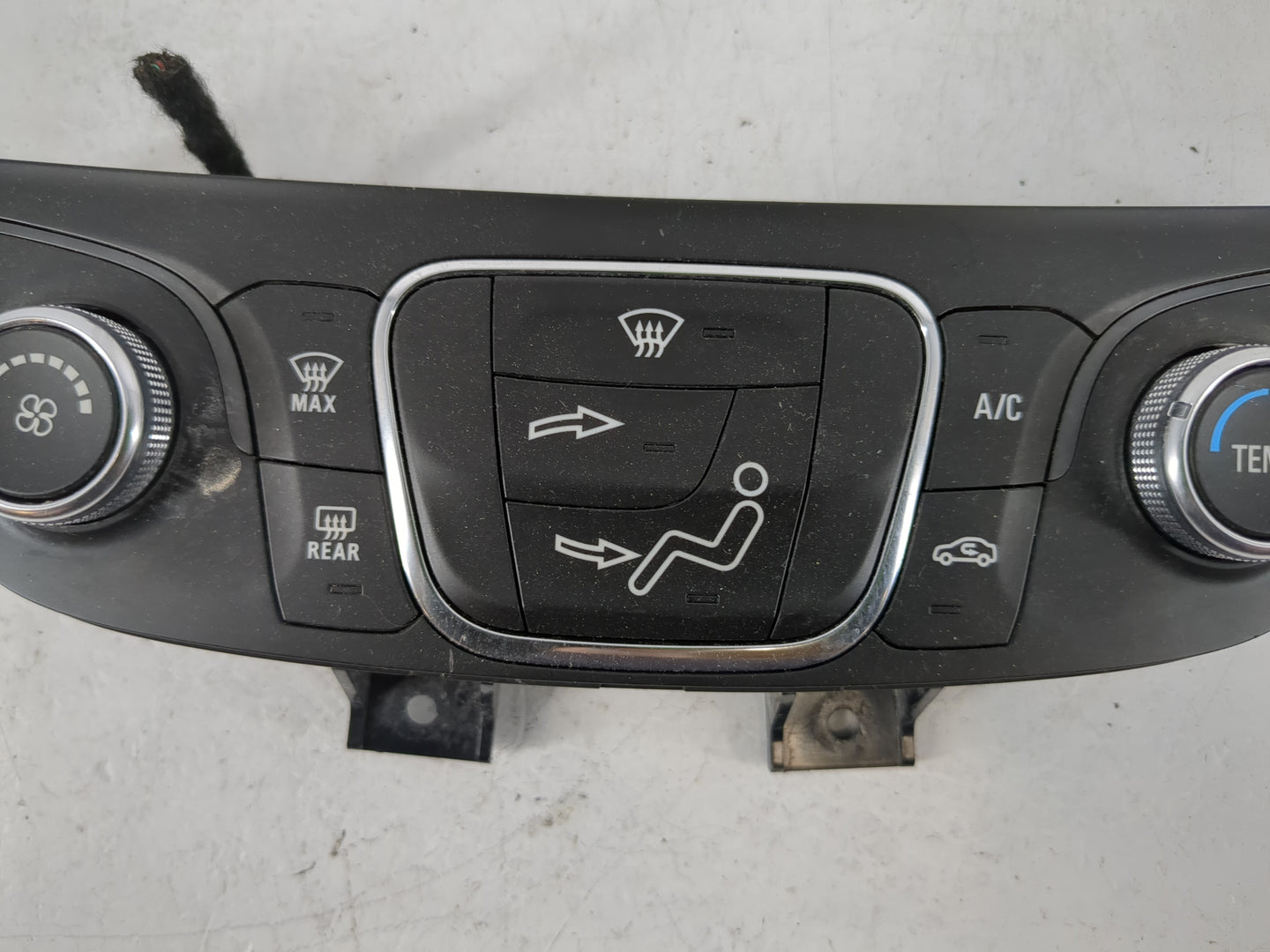 2019-2021 Chevrolet Equinox Climate Control Module Temperature AC/Heater Replacement P/N:84422503 Fits Fits 2019 2020 2021 O