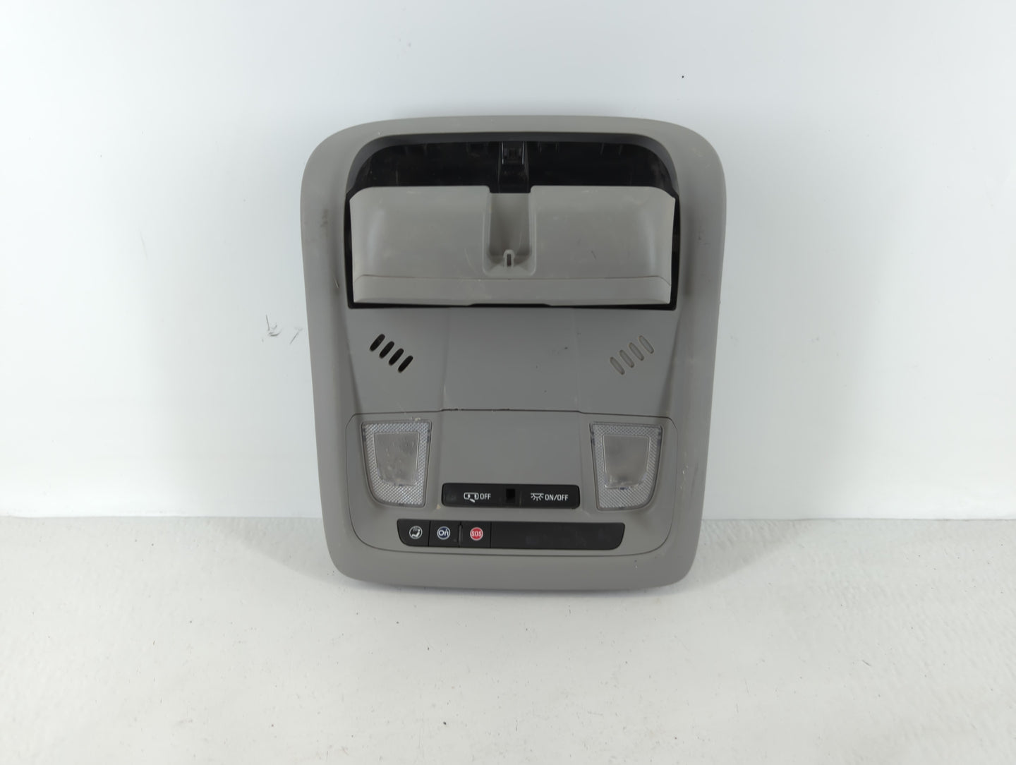 2018-2022 Chevrolet Equinox Overhead Roof Console 1111161 - Oemusedautoparts1.com