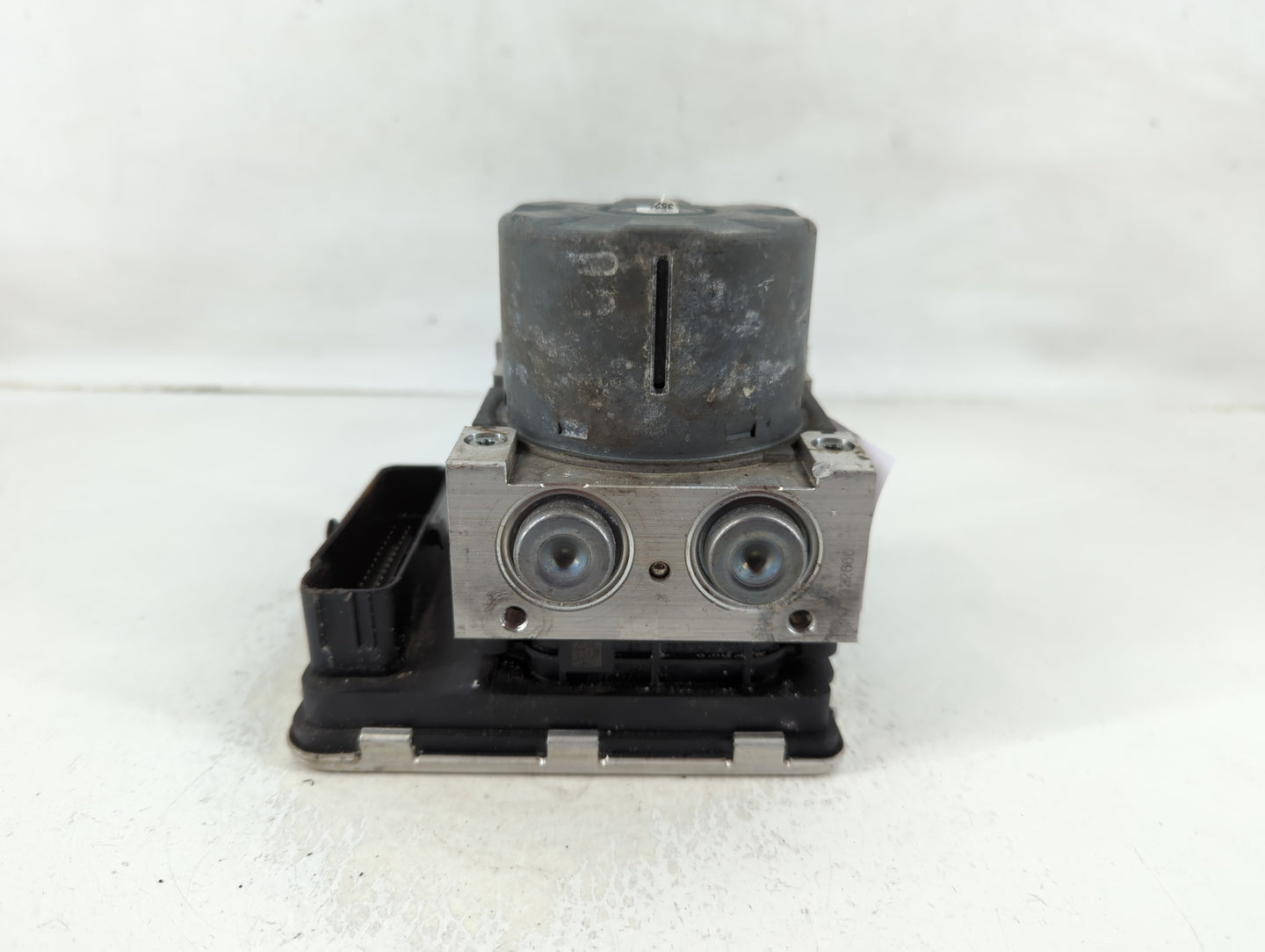 2020-2022 Chevrolet Equinox ABS Pump Control Module Replacement P/N:84875566 Fits Fits 2020 2021 2022 OEM Used Auto Parts - 