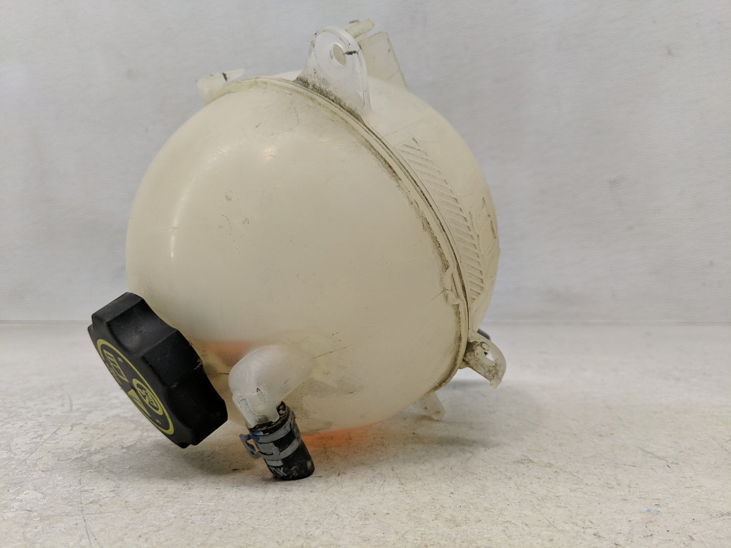 2018-2022 Chevrolet Equinox Windshield Washer Fluid Reservoir Bottle Oem - Oemusedautoparts1.com