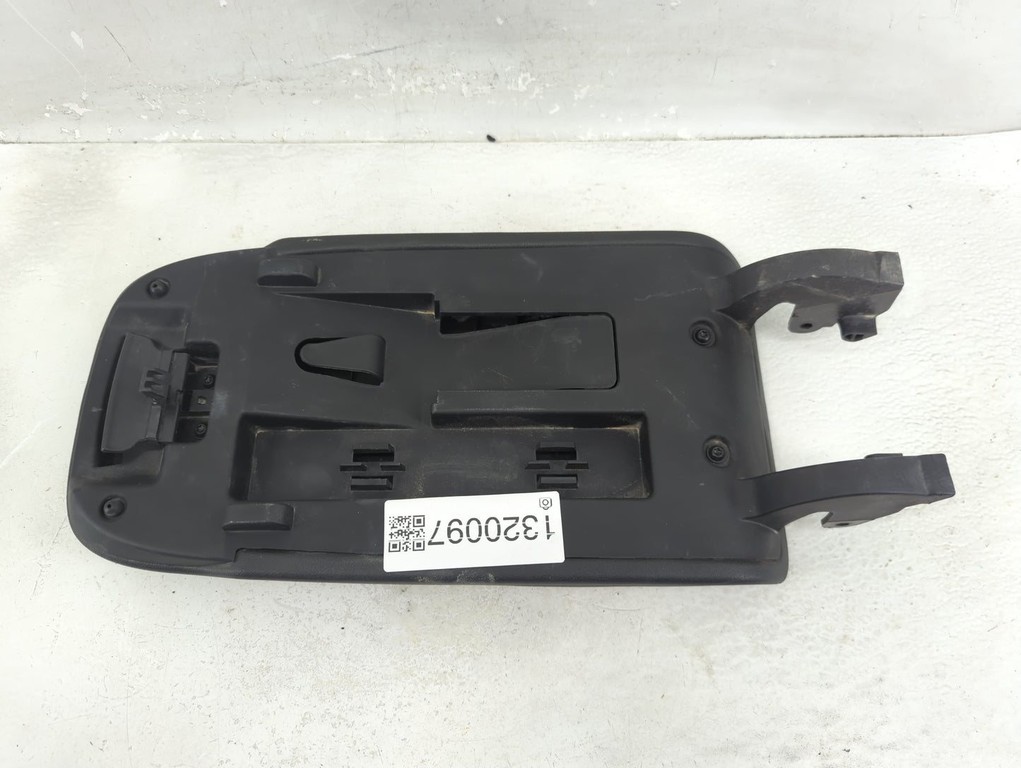 2021 Chevrolet Equinox Center Console Armrest Cover Lid Fits OEM Used Auto Parts - Oemusedautoparts1.com