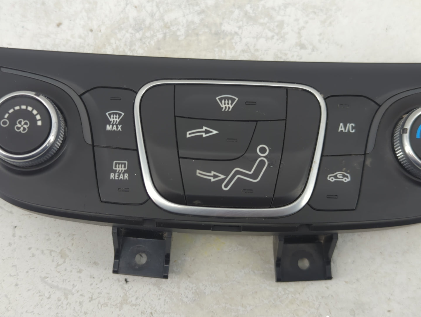 2019-2021 Chevrolet Equinox Climate Control Module Temperature AC/Heater Replacement P/N:84422503 Fits Fits 2019 2020 2021 O