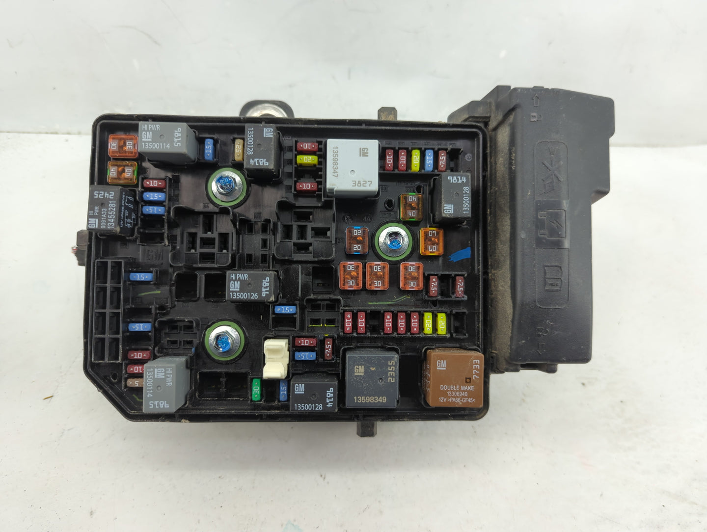 2018-2022 Chevrolet Equinox Fusebox Fuse Box Panel Relay Module P/N:84733372 Fits Fits 2018 2019 2020 2021 2022 OEM Used Aut