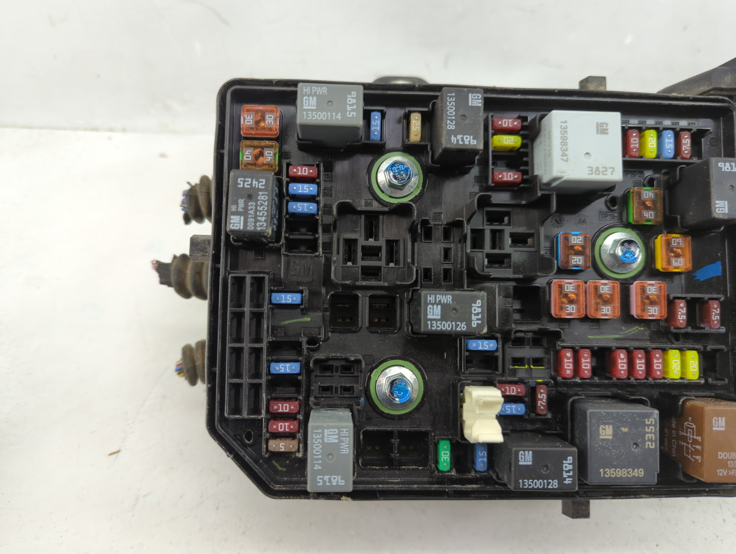 2018-2022 Chevrolet Equinox Fusebox Fuse Box Panel Relay Module P/N:84733372 Fits Fits 2018 2019 2020 2021 2022 OEM Used Aut
