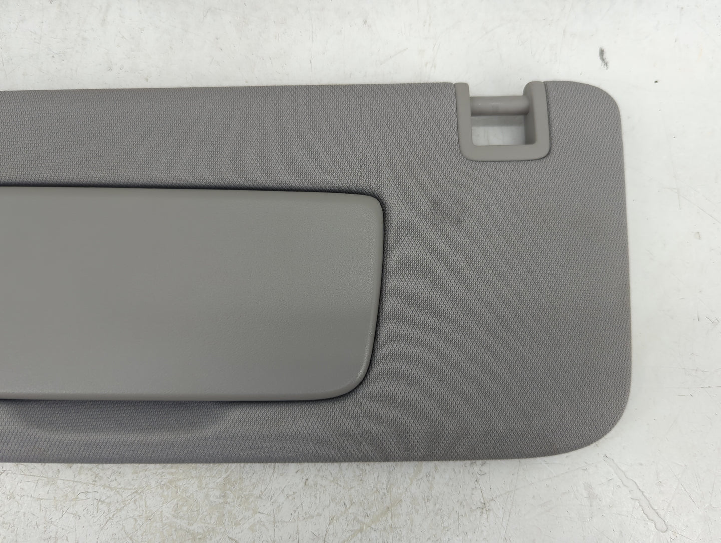 2020-2022 Chevrolet Equinox Sun Visor Shade Replacement Driver Left Mirror Fits Fits 2020 2021 2022 OEM Used Auto Parts - Oe