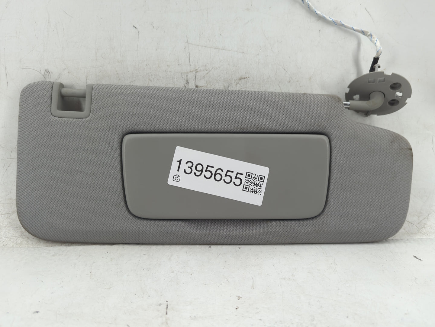 2020-2022 Chevrolet Equinox Sun Visor Shade Replacement Passenger Right Mirror Fits Fits 2020 2021 2022 OEM Used Auto Parts 