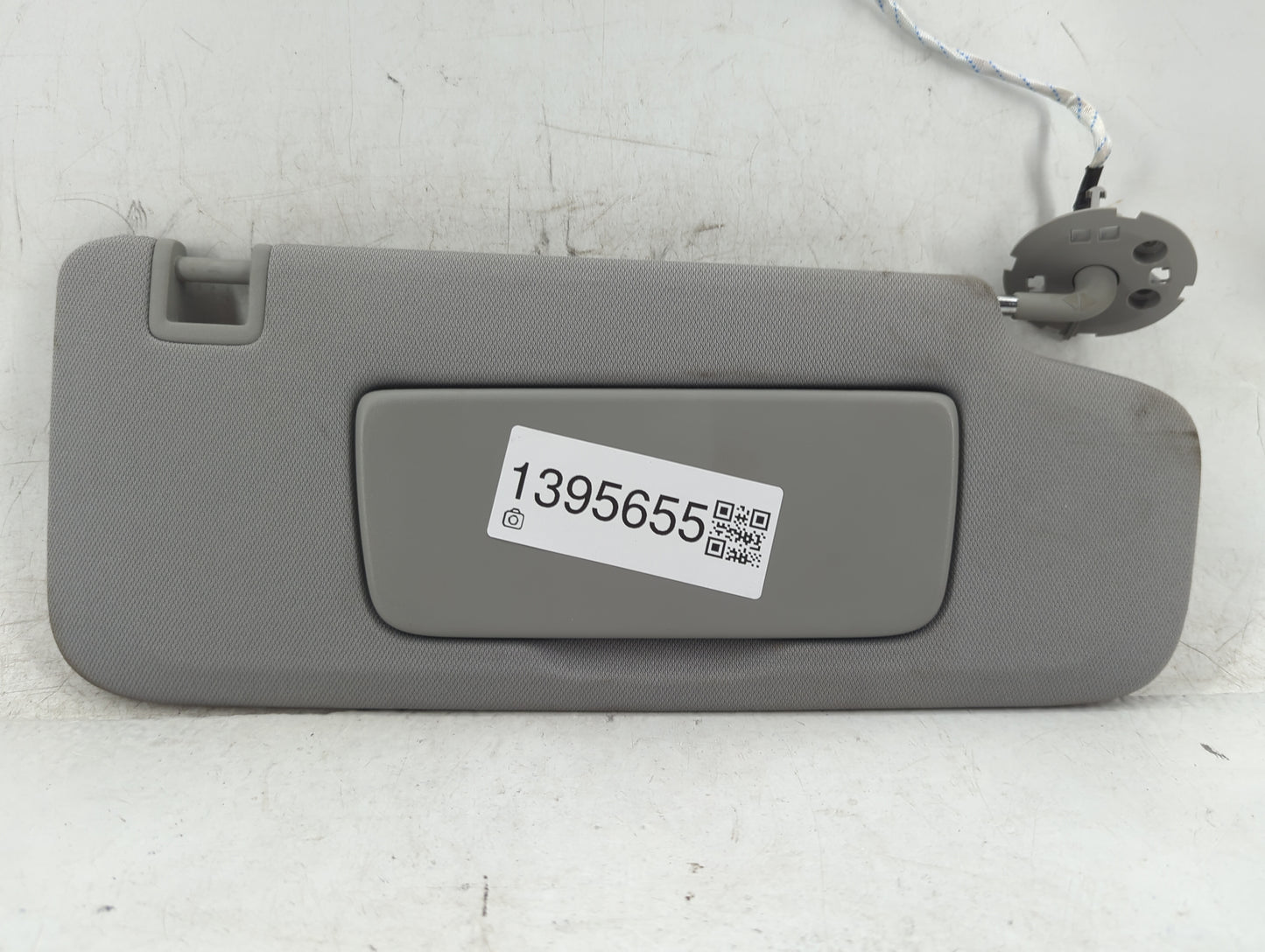 2020-2022 Chevrolet Equinox Sun Visor Shade Replacement Passenger Right Mirror Fits Fits 2020 2021 2022 OEM Used Auto Parts 