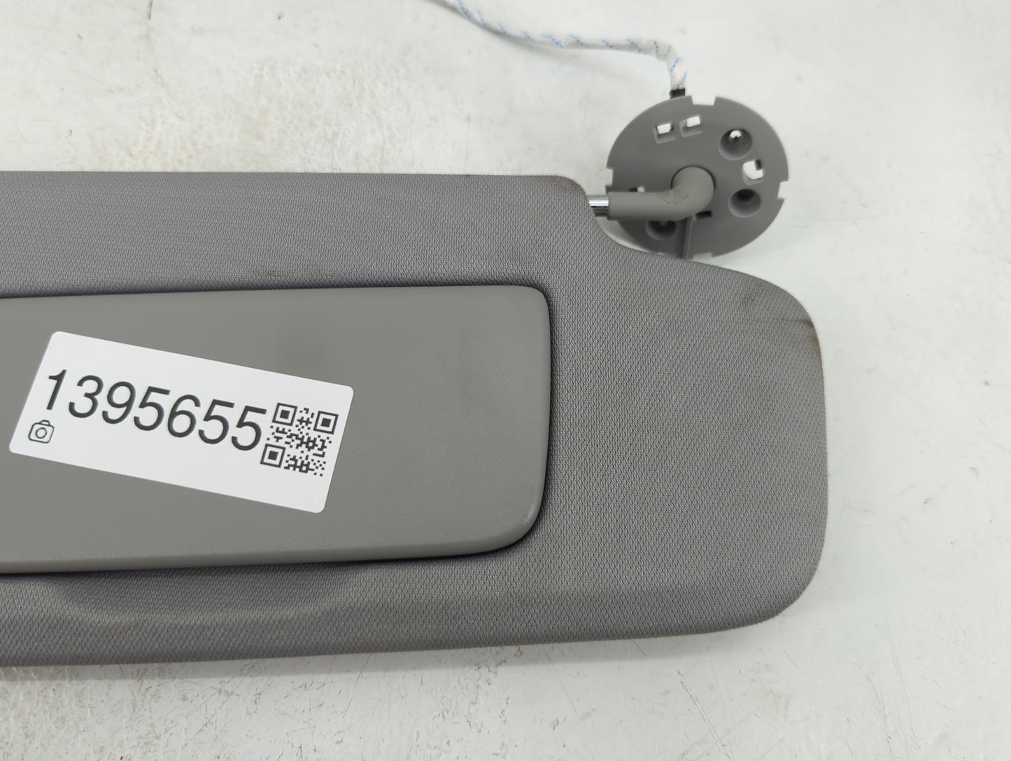 2020-2022 Chevrolet Equinox Sun Visor Shade Replacement Passenger Right Mirror Fits Fits 2020 2021 2022 OEM Used Auto Parts 