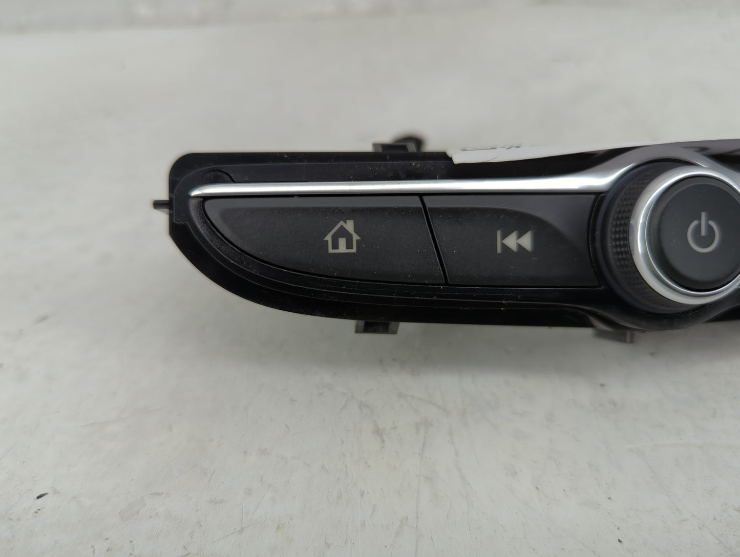 2019-2022 Chevrolet Equinox Radio AM FM Cd Player Receiver Replacement Fits Fits 2018 2019 2020 2021 2022 OEM Used Auto Part