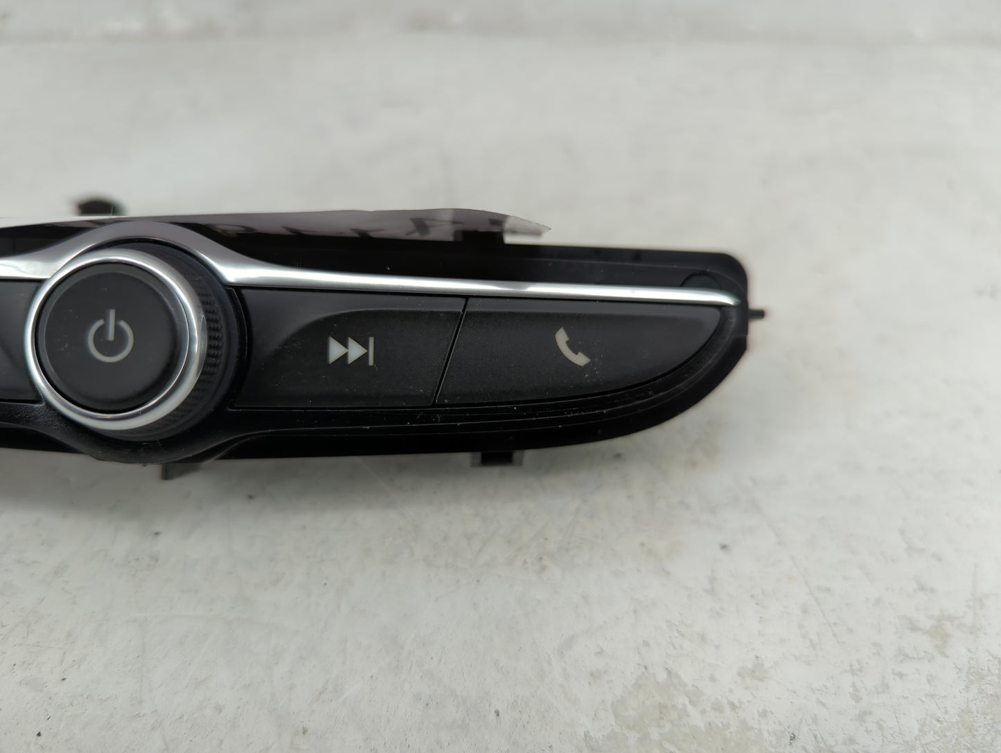 2019-2022 Chevrolet Equinox Radio AM FM Cd Player Receiver Replacement Fits Fits 2018 2019 2020 2021 2022 OEM Used Auto Part