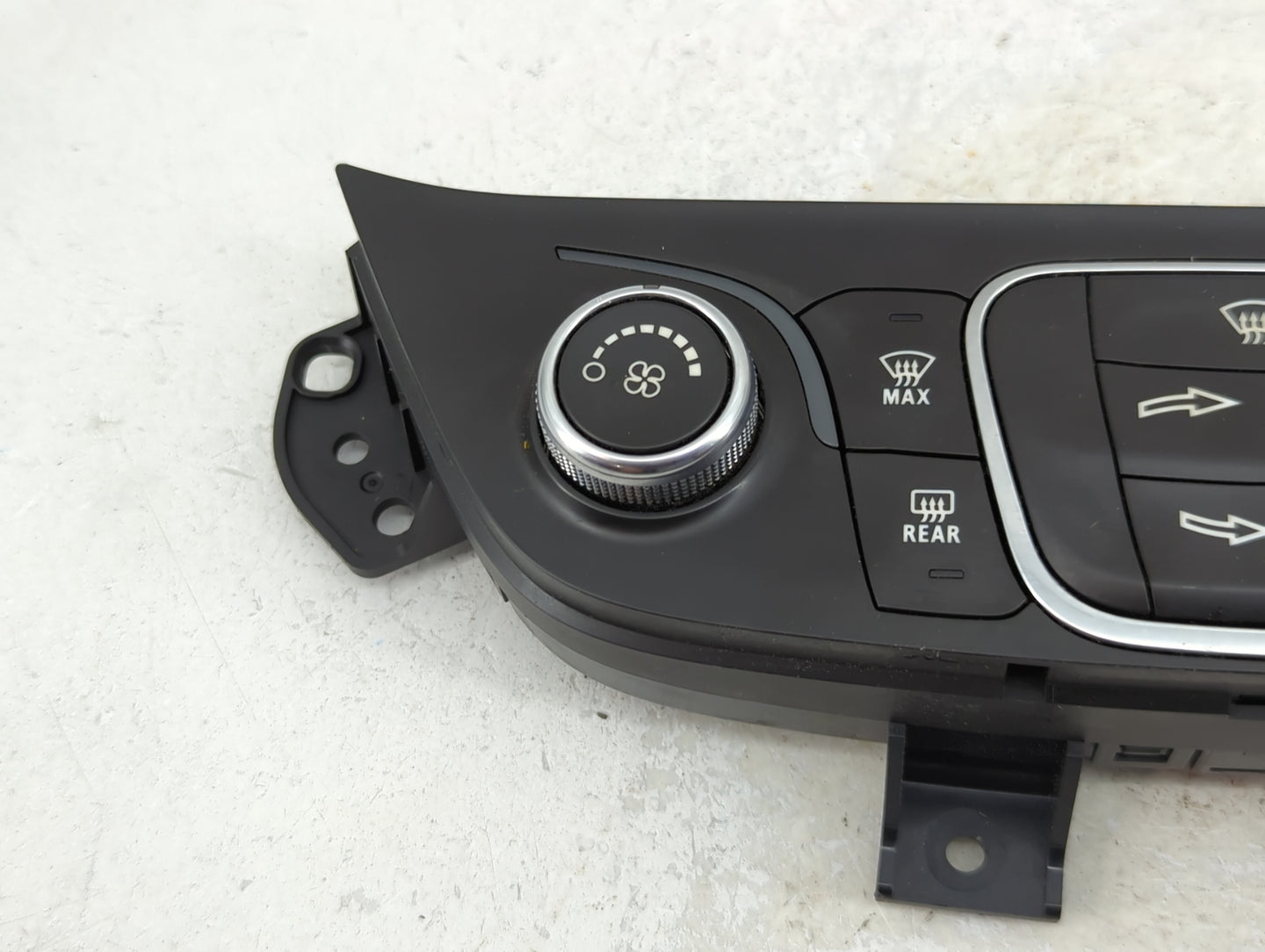 2019-2021 Chevrolet Equinox Climate Control Module Temperature AC/Heater Replacement P/N:84422503 Fits Fits 2019 2020 2021 O