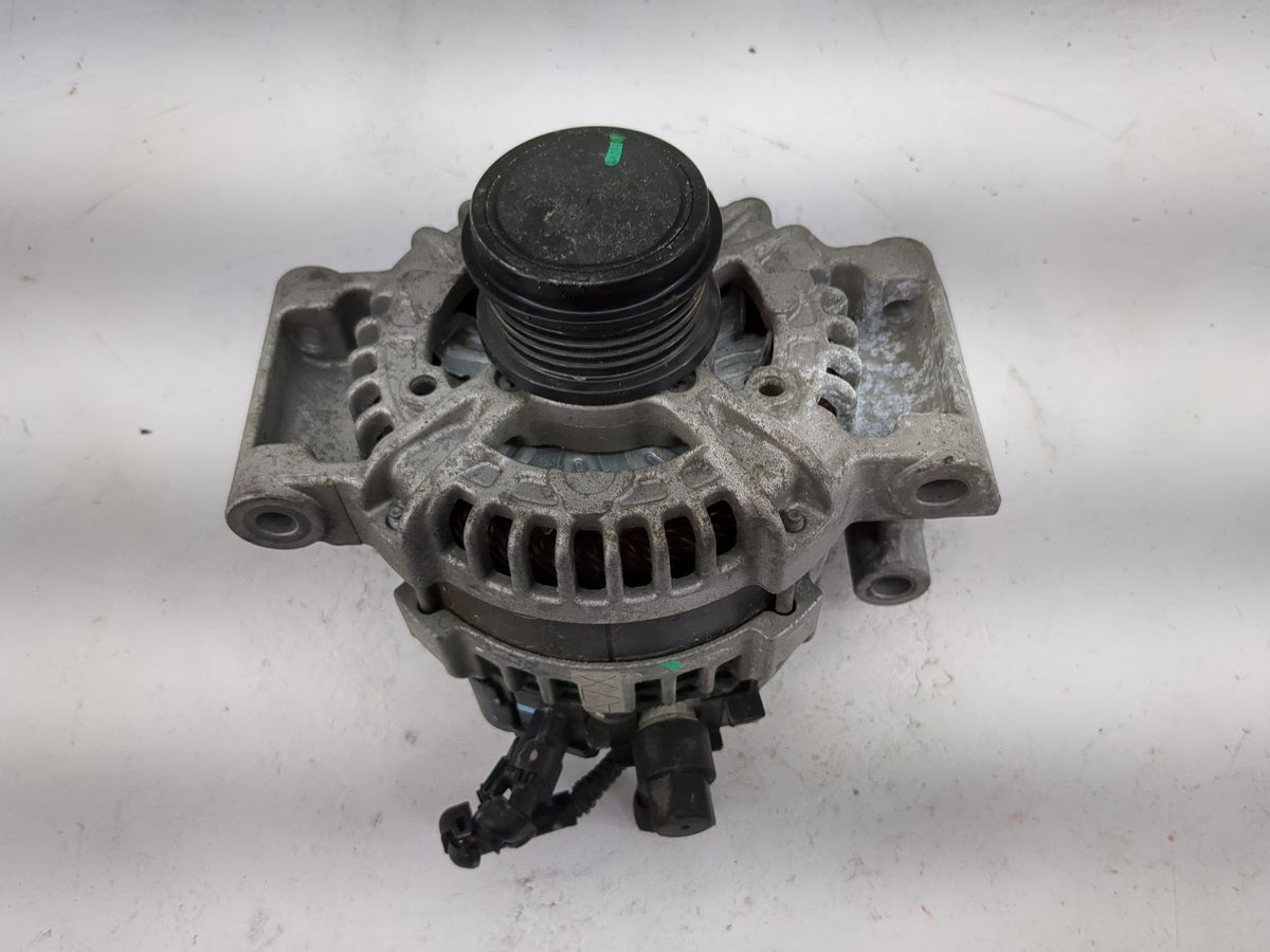 2018-2022 Chevrolet Equinox Alternator Replacement Generator Charging Assembly Engine OEM P/N:0 126 312 191 13535009 Fits OE