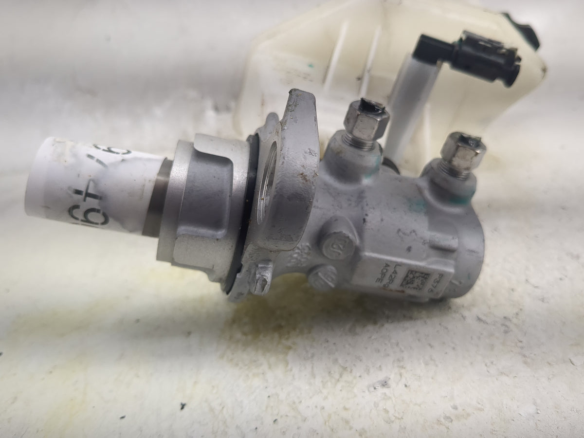 2018-2022 Chevrolet Equinox Brake Master Cylinder 1497490 - Oemusedautoparts1.com