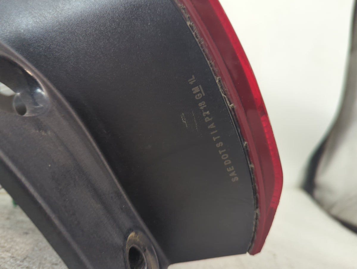 2018-2021 Chevrolet Equinox Tail Light Assembly Passenger Right OEM P/N:84585849 IZ71440009 Fits Fits 2018 2019 2020 2021 OE