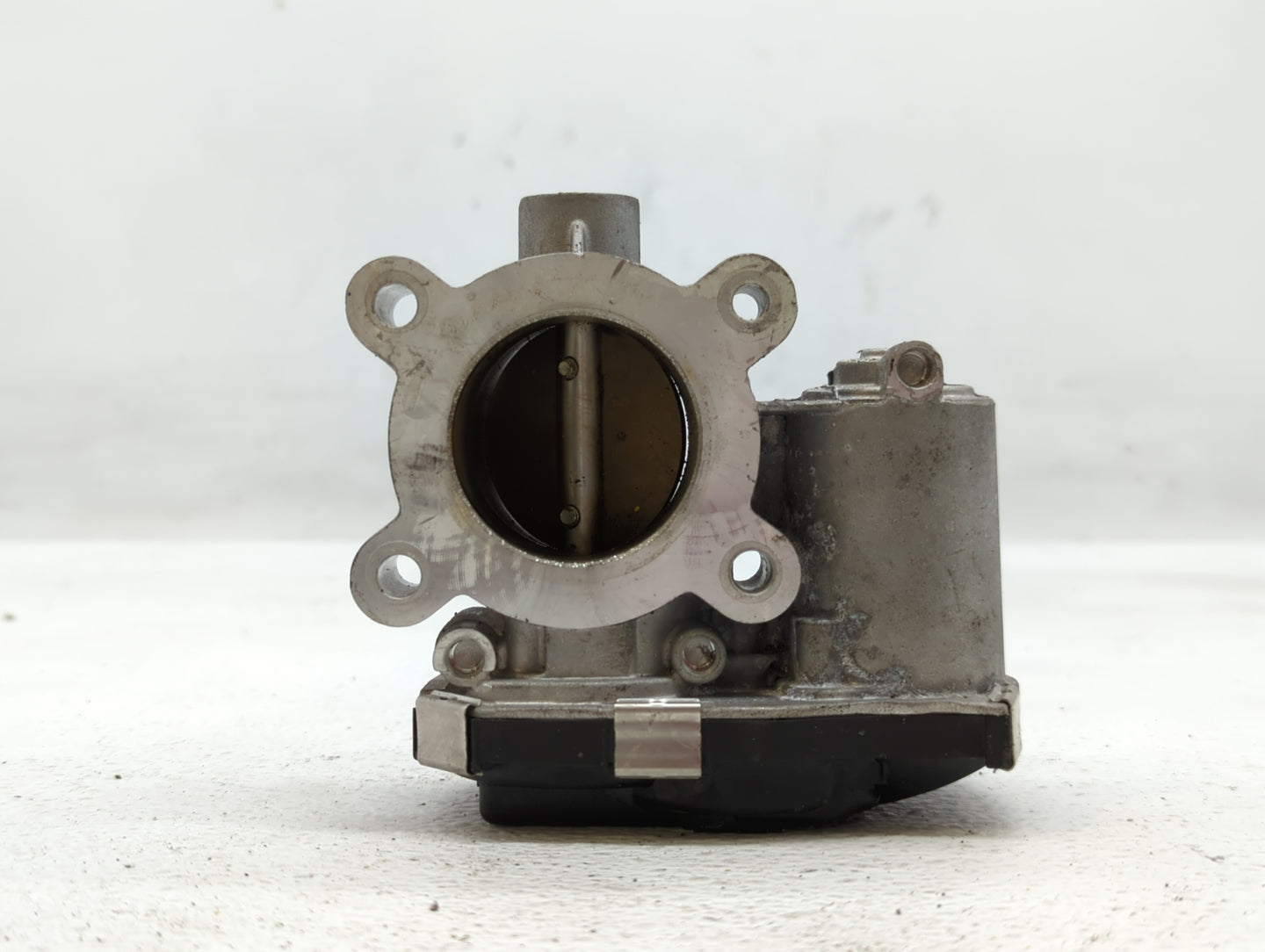 2018-2022 Chevrolet Equinox Throttle Body P/N:12671379AA Fits Fits 2016 2017 2018 2019 2020 2021 2022 OEM Used Auto Parts - 