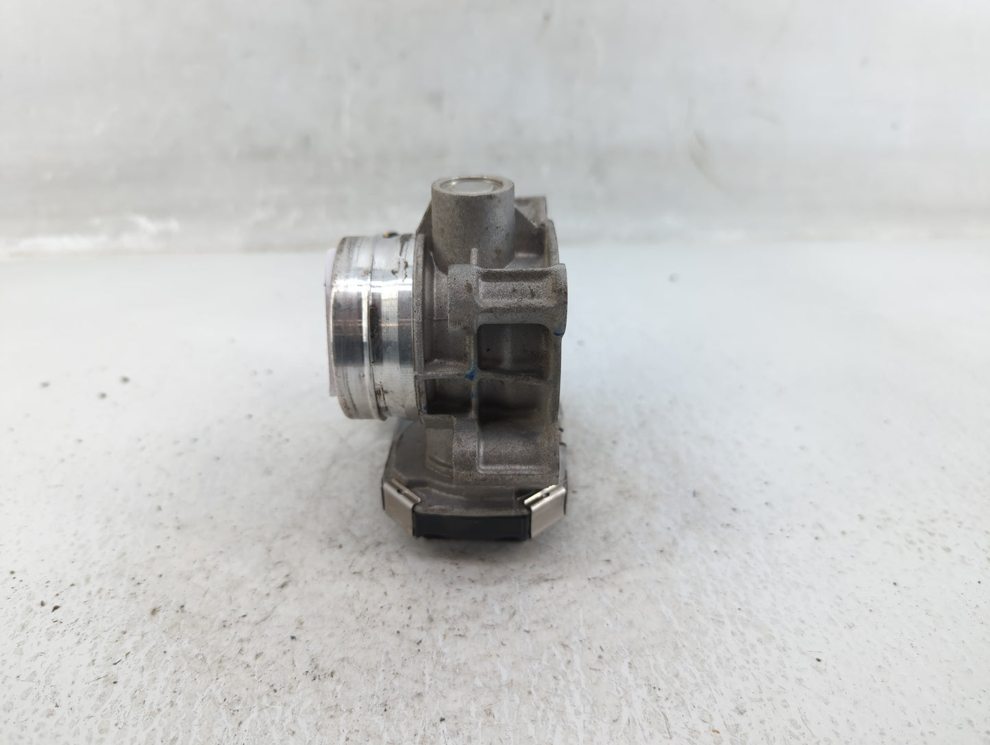 2018-2022 Chevrolet Equinox Throttle Body P/N:12671379AA Fits Fits 2016 2017 2018 2019 2020 2021 2022 OEM Used Auto Parts - 