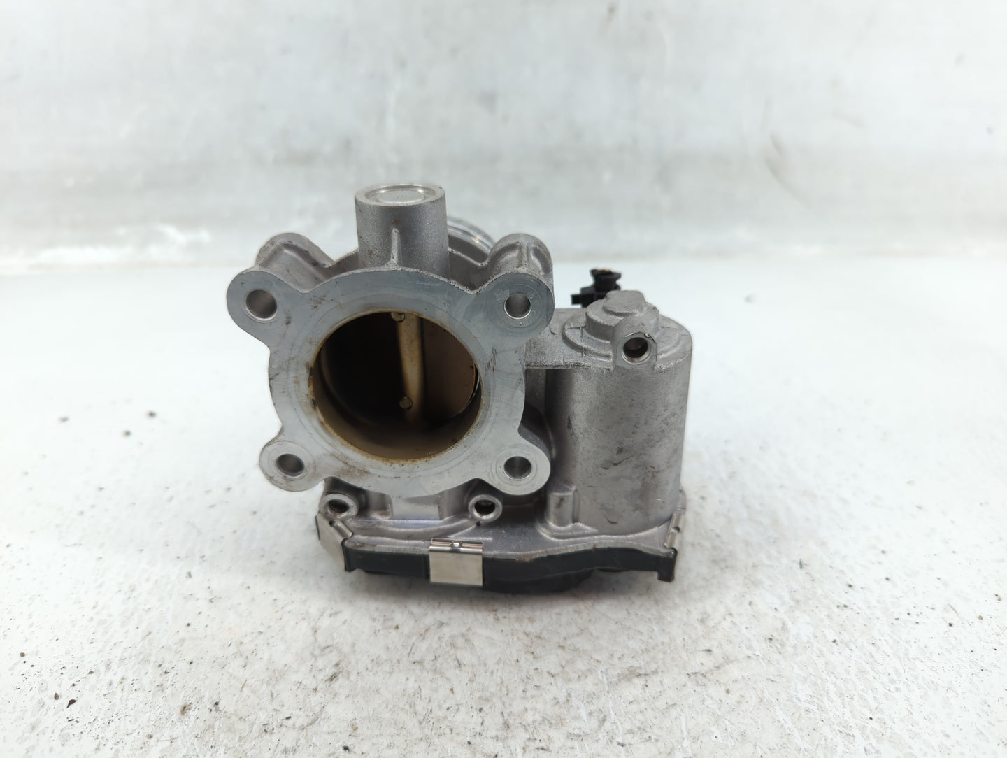 2018-2022 Chevrolet Equinox Throttle Body P/N:12671379AA Fits Fits 2016 2017 2018 2019 2020 2021 2022 OEM Used Auto Parts - 