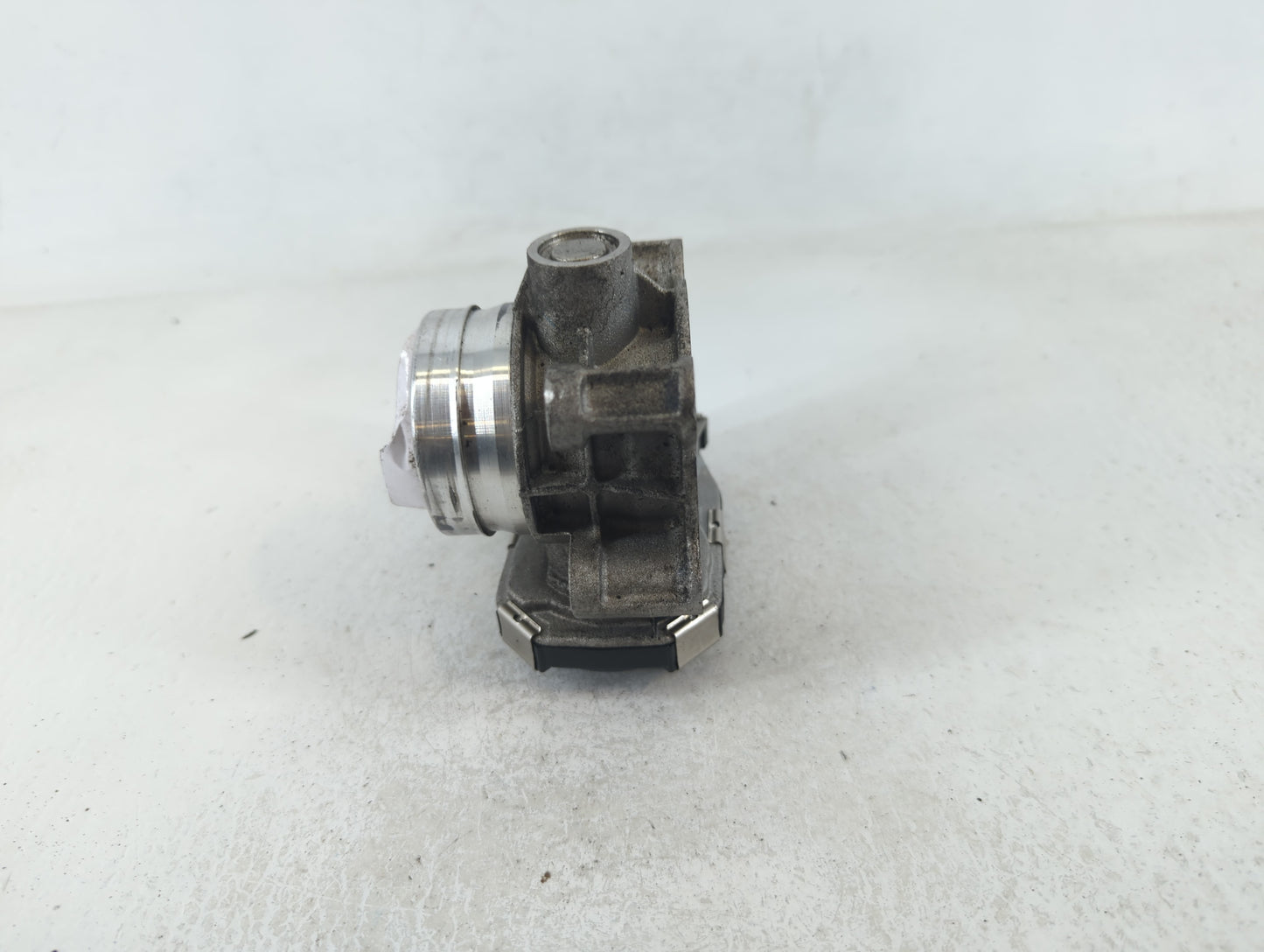2018-2022 Chevrolet Equinox Throttle Body P/N:12671379AA Fits Fits 2016 2017 2018 2019 2020 2021 2022 OEM Used Auto Parts - 