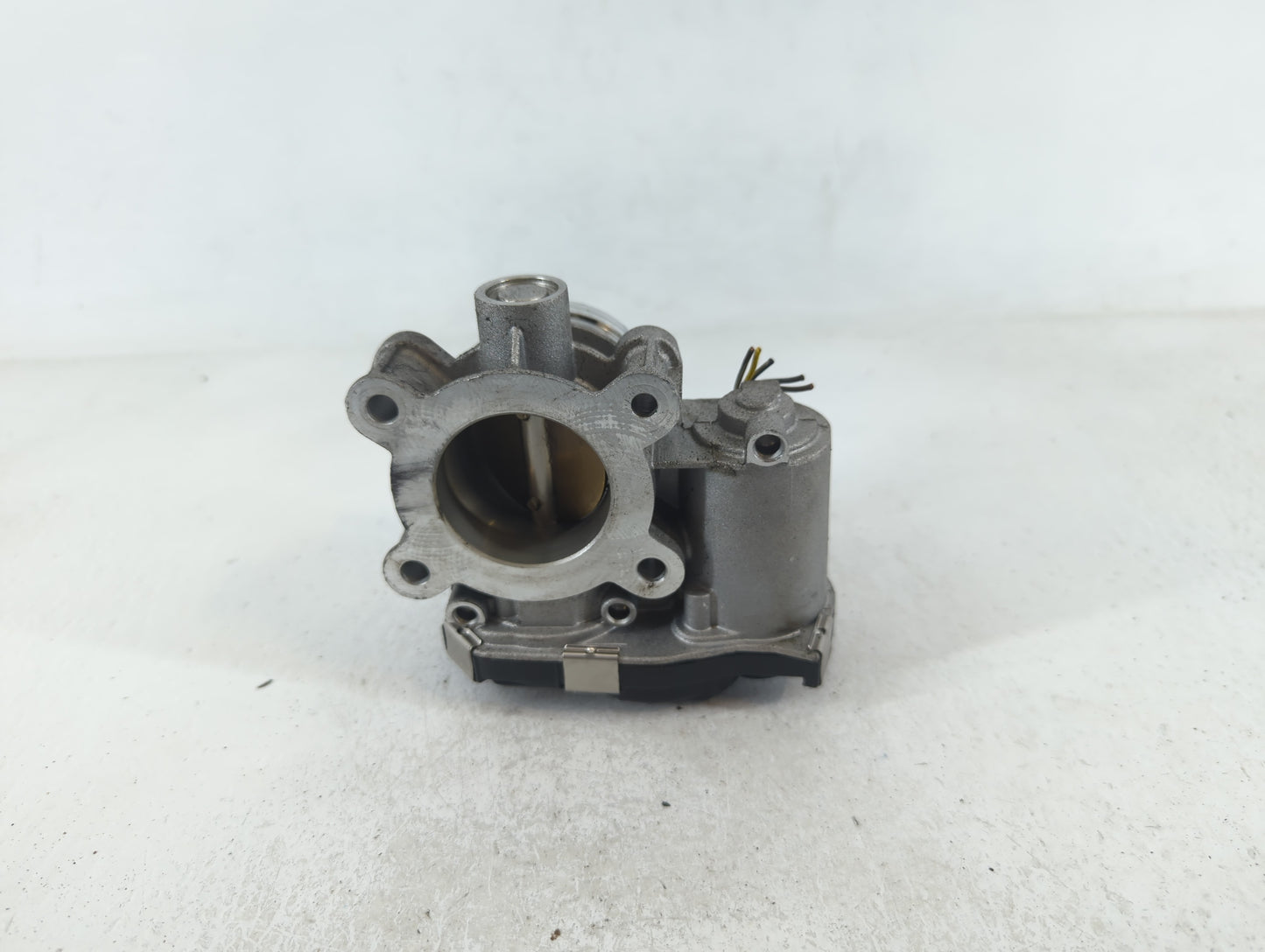 2018-2022 Chevrolet Equinox Throttle Body P/N:12671379AA Fits Fits 2016 2017 2018 2019 2020 2021 2022 OEM Used Auto Parts - 