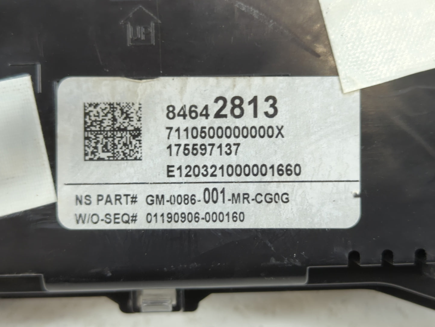 2019-2022 Chevrolet Equinox Instrument Cluster Speedometer Gauges P/N:84642813 Fits Fits 2019 2020 2021 2022 OEM Used Auto P