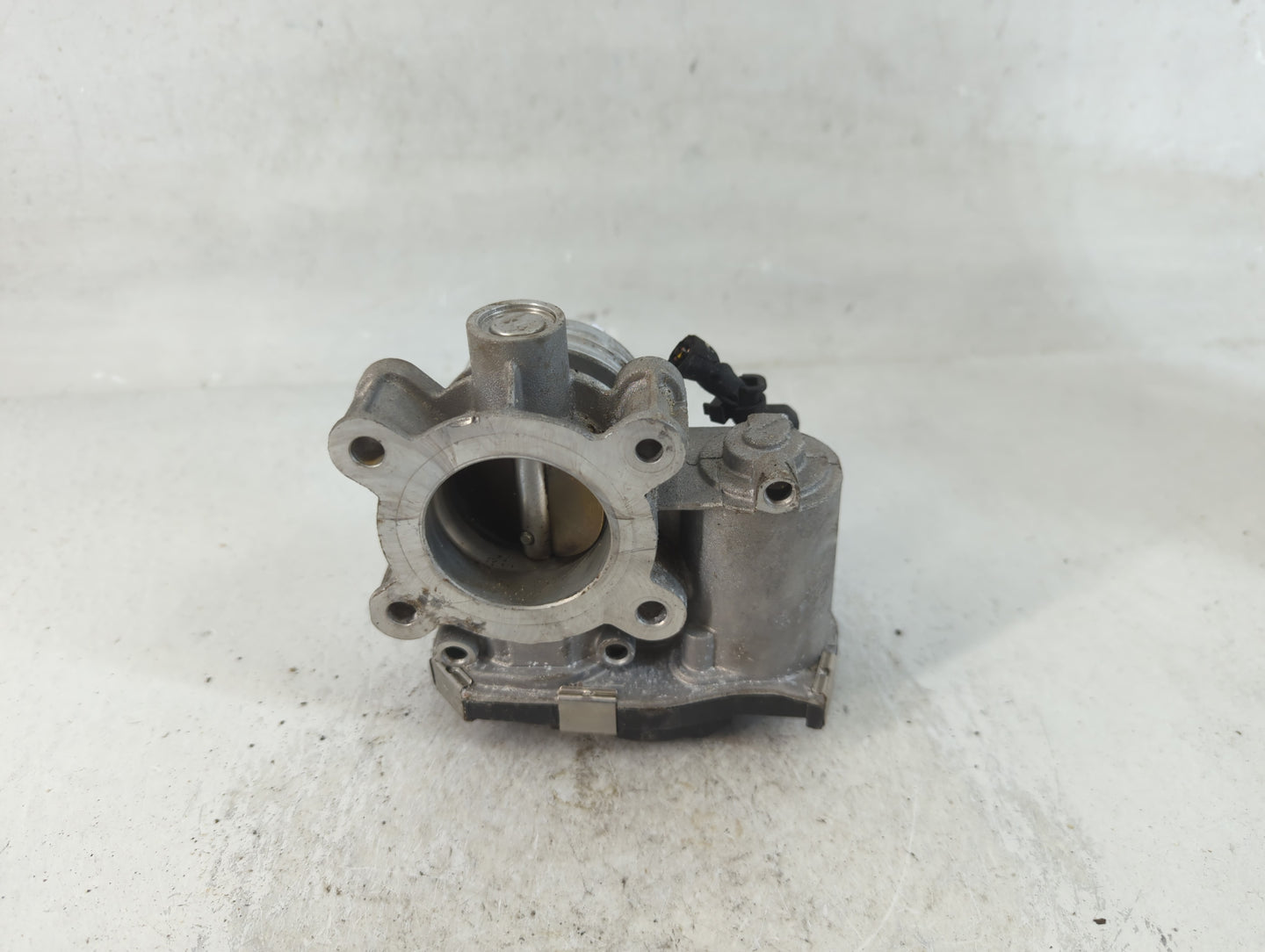 2018-2022 Chevrolet Equinox Throttle Body P/N:12671379AA Fits Fits 2016 2017 2018 2019 2020 2021 2022 OEM Used Auto Parts - 