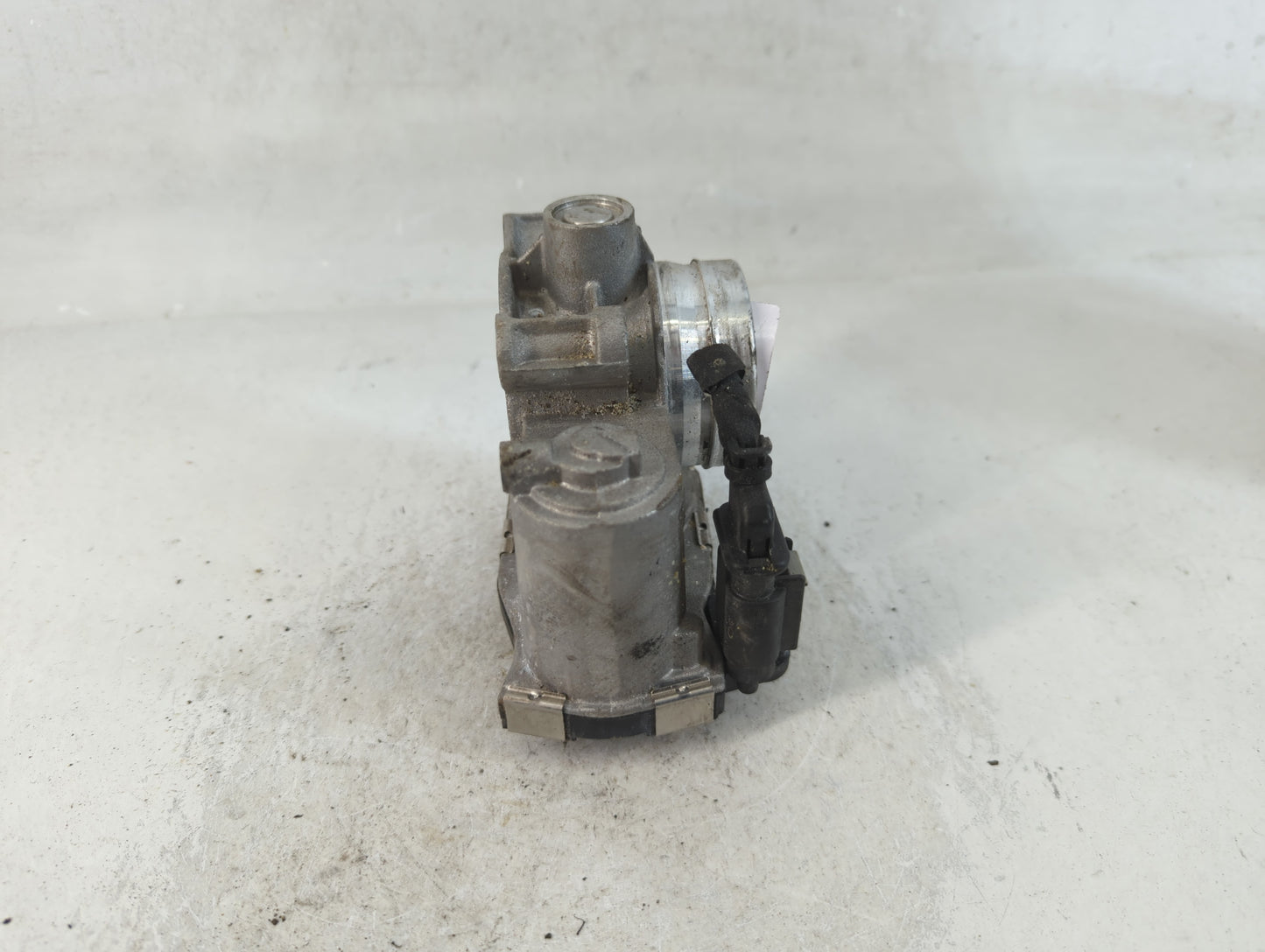 2018-2022 Chevrolet Equinox Throttle Body P/N:12671379AA Fits Fits 2016 2017 2018 2019 2020 2021 2022 OEM Used Auto Parts - 