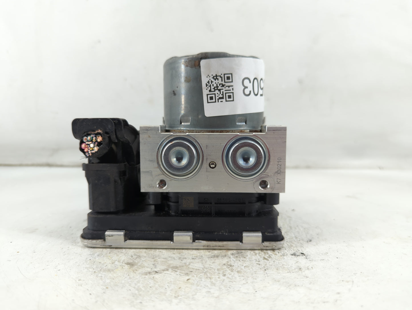 2020-2022 Chevrolet Equinox ABS Pump Control Module Replacement P/N:84875566 Fits Fits 2020 2021 2022 OEM Used Auto Parts - 
