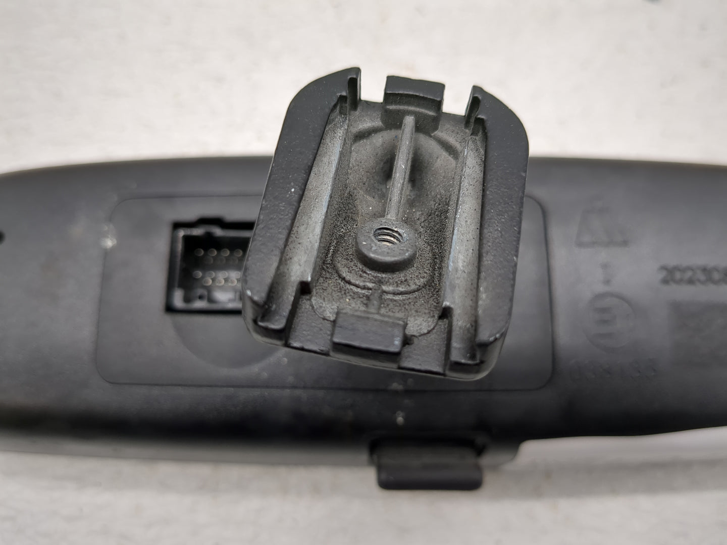 2013-2021 Chevrolet Express 2500 Interior Rear View Mirror Replacement OEM P/N:E11038135 Fits OEM Used Auto Parts - Oemuseda