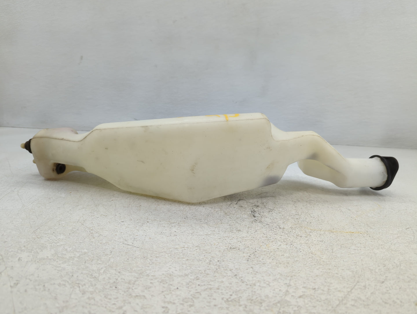 2003 Chevrolet Express 2500 Windshield Washer Fluid Reservoir Bottle Oem - Oemusedautoparts1.com