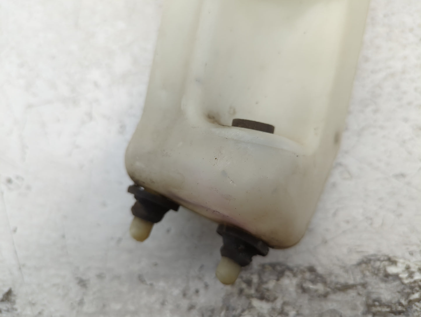 2003 Chevrolet Express 2500 Windshield Washer Fluid Reservoir Bottle Oem - Oemusedautoparts1.com