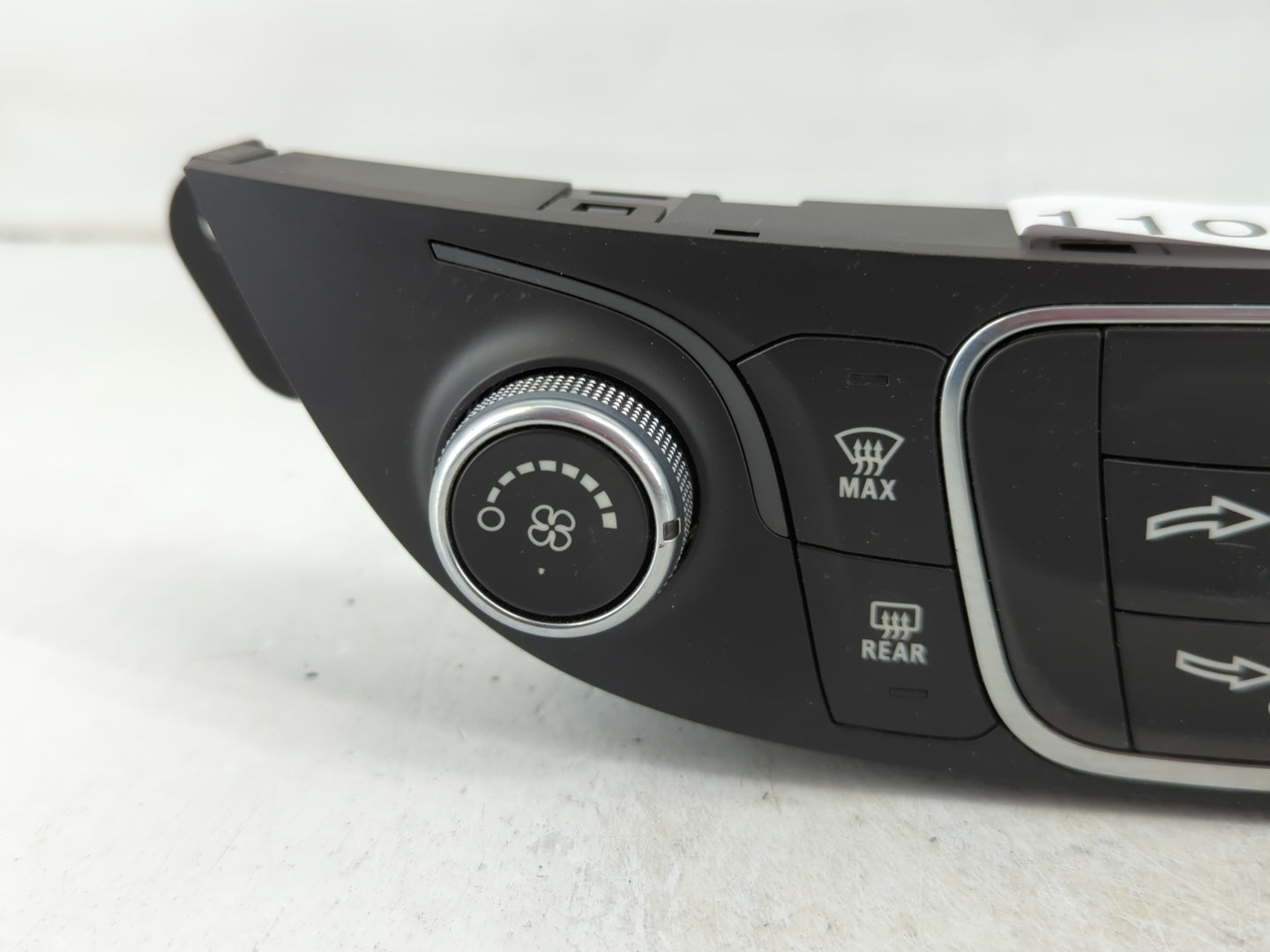 2019-2021 Chevrolet Malibu Climate Control Module Temperature AC/Heater Replacement Fits Fits 2019 2020 2021 OEM Used Auto P