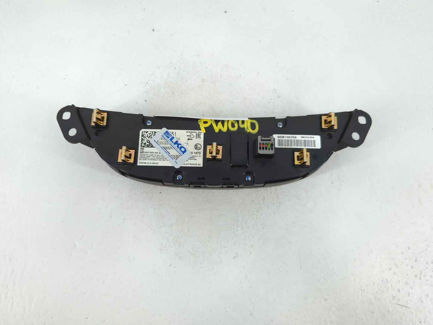 2019-2021 Chevrolet Malibu Climate Control Module Temperature AC/Heater Replacement Fits Fits 2019 2020 2021 OEM Used Auto P