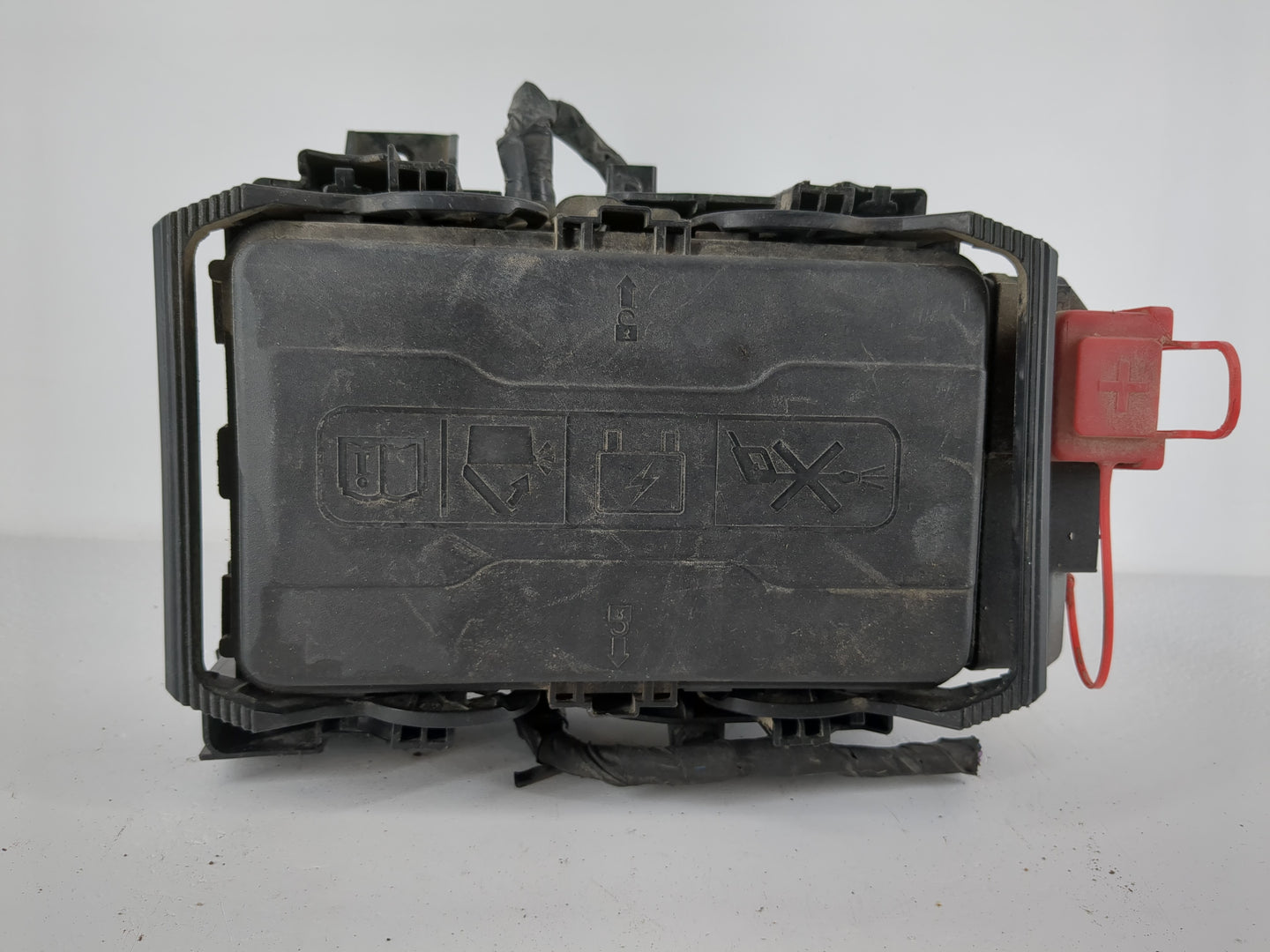 2019-2021 Chevrolet Malibu Fusebox Fuse Box Panel Relay Module P/N:85950807 Fits Fits 2019 2020 2021 OEM Used Auto Parts - O