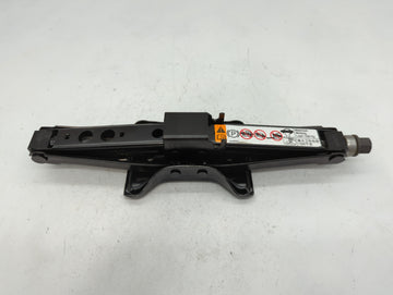 2021 Chevrolet Malibu Spare Scissor Car Jack - Oemusedautoparts1.com