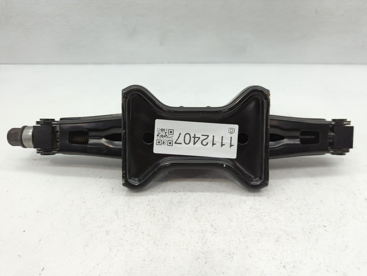 2021 Chevrolet Malibu Spare Scissor Car Jack 1112407 - Oemusedautoparts1.com