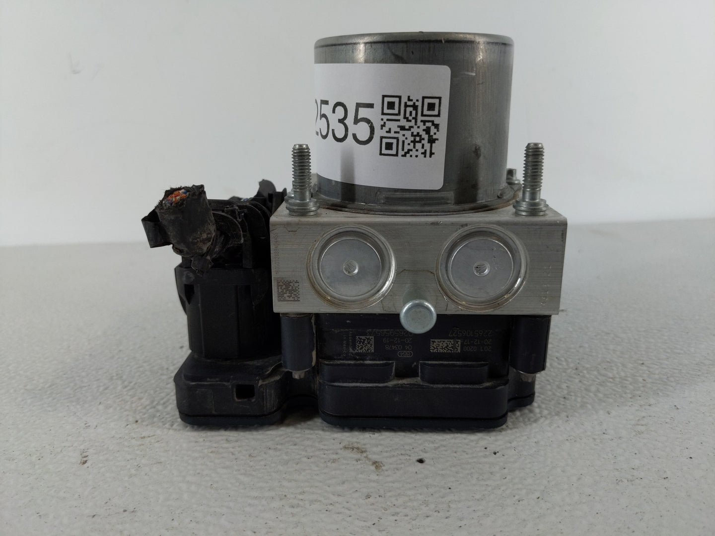 2019-2021 Chevrolet Malibu ABS Pump Control Module Replacement P/N:84767130 Fits Fits 2019 2020 2021 OEM Used Auto Parts - O