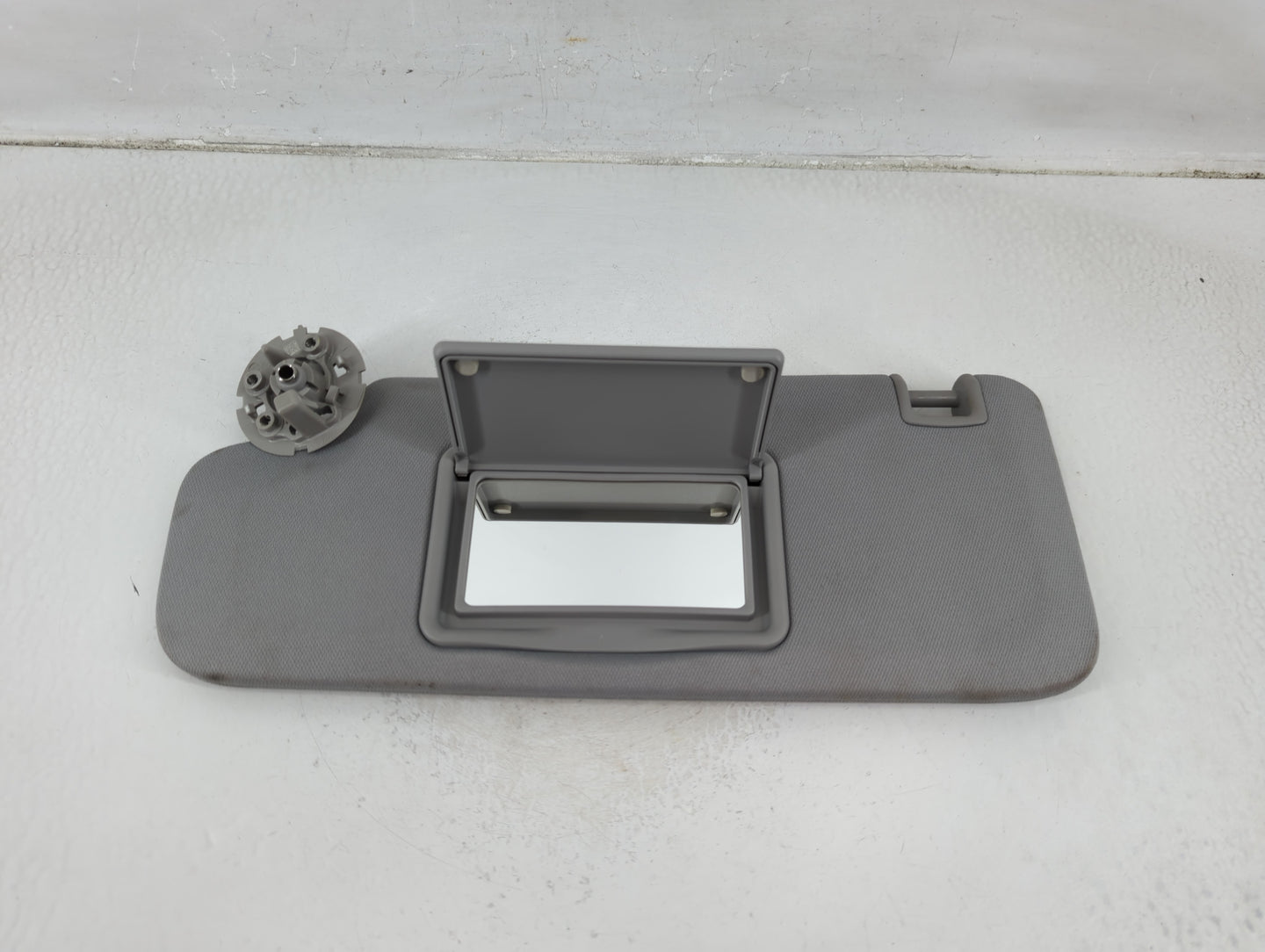 2016-2021 Chevrolet Malibu Sun Visor Shade Replacement Driver Left Mirror Fits Fits 2016 2017 2018 2019 2020 2021 OEM Used A