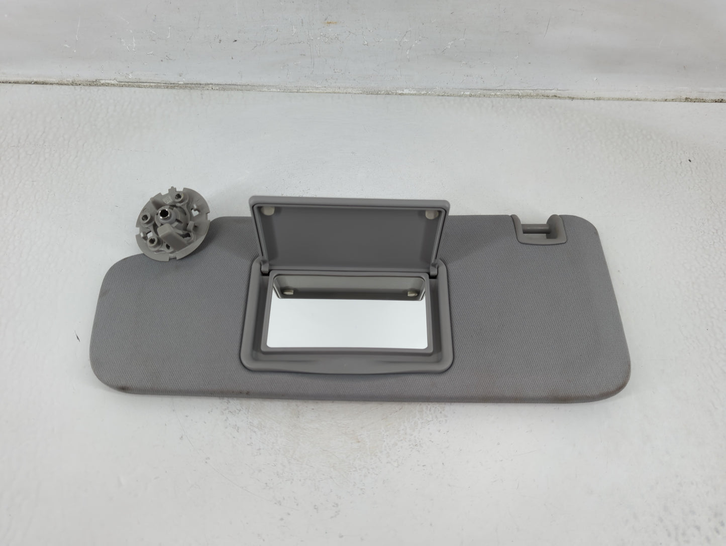 2016-2021 Chevrolet Malibu Sun Visor Shade Replacement Driver Left Mirror Fits Fits 2016 2017 2018 2019 2020 2021 OEM Used A