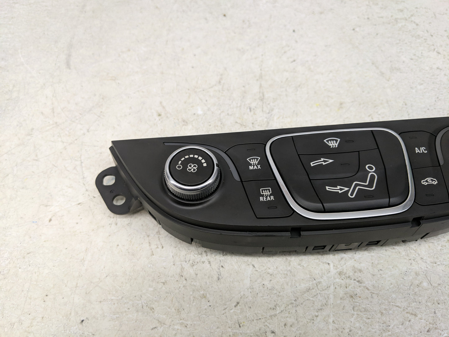 2019-2021 Chevrolet Malibu Climate Control Module Temperature AC/Heater Replacement P/N:000235226 84426651 Fits OEM Used Aut