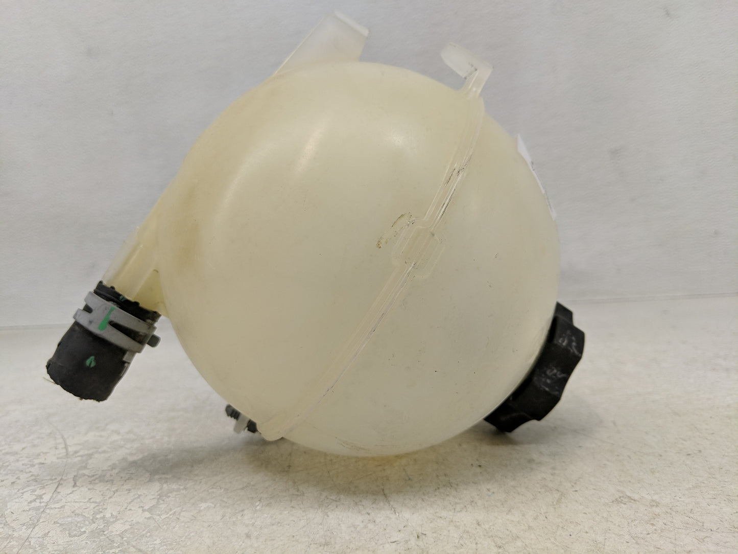 2021 Chevrolet Malibu Radiator Coolant Overflow Expansion Tank Bottle - Oemusedautoparts1.com