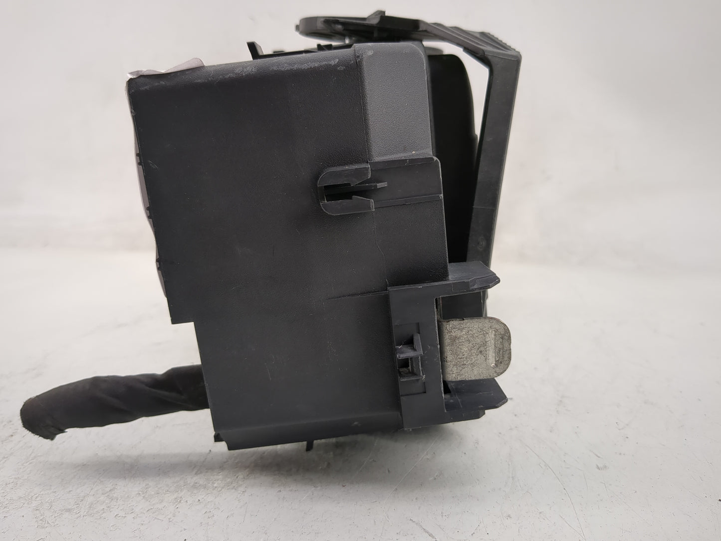 2021 Chevrolet Malibu Fusebox Fuse Box Panel Relay Module P/N:84950508-01 Fits Fits 2018 2019 2020 OEM Used Auto Parts - Oem