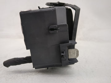 2021 Chevrolet Malibu Fusebox Fuse Box Panel Relay Module P/N:84950508-01 Fits Fits 2018 2019 2020 OEM Used Auto Parts