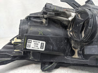 2019-2022 Chevrolet Malibu Passenger Right Oem Head Light Headlight Lamp - Oemusedautoparts1.com