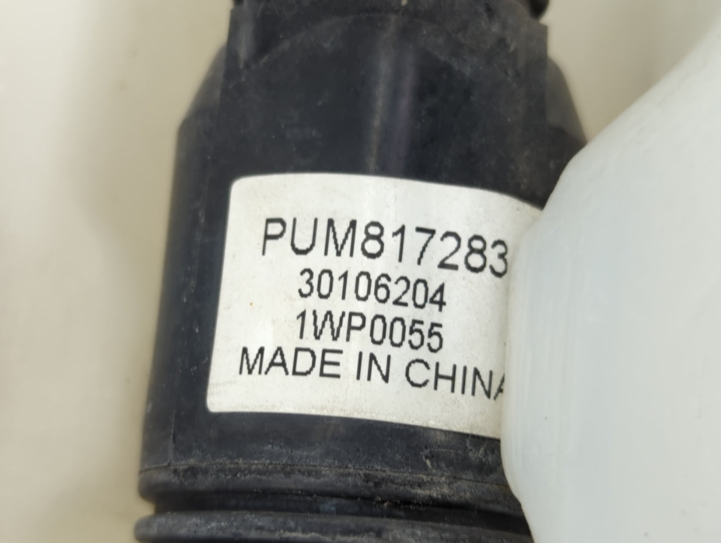 2017-2021 Chevrolet Malibu Windshield Washer Fluid Reservoir Bottle Oem - Oemusedautoparts1.com