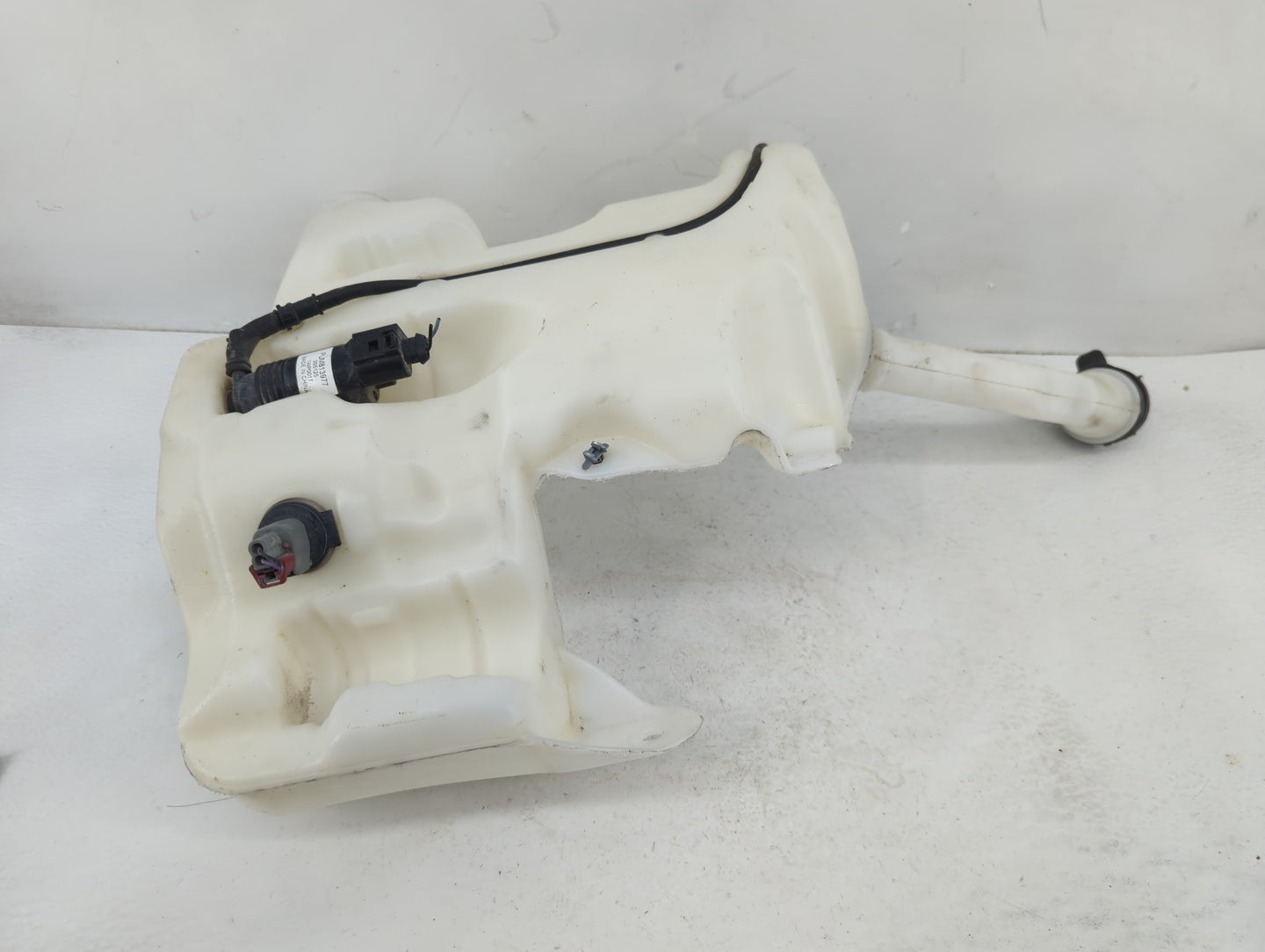 2017-2021 Chevrolet Malibu Windshield Washer Fluid Reservoir Bottle Oem - Oemusedautoparts1.com