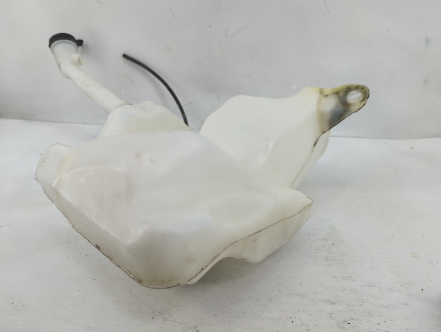 2017-2021 Chevrolet Malibu Windshield Washer Fluid Reservoir Bottle Oem - Oemusedautoparts1.com